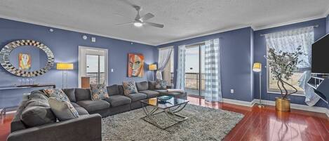 Condo, 4 Bedrooms | Living area