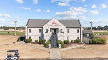 House, 3 Bedrooms | Exterior