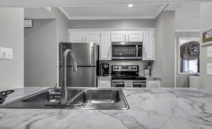 Leilighet, 2 soverom | Eget kjøkken | Kjøleskap, ovn, kaffetrakter/tekoker og brødrister