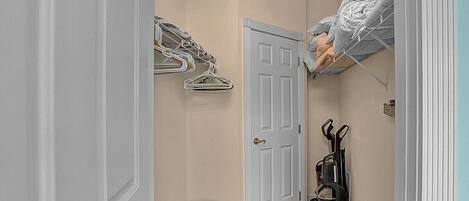 Condo, 3 Bedrooms | Interior