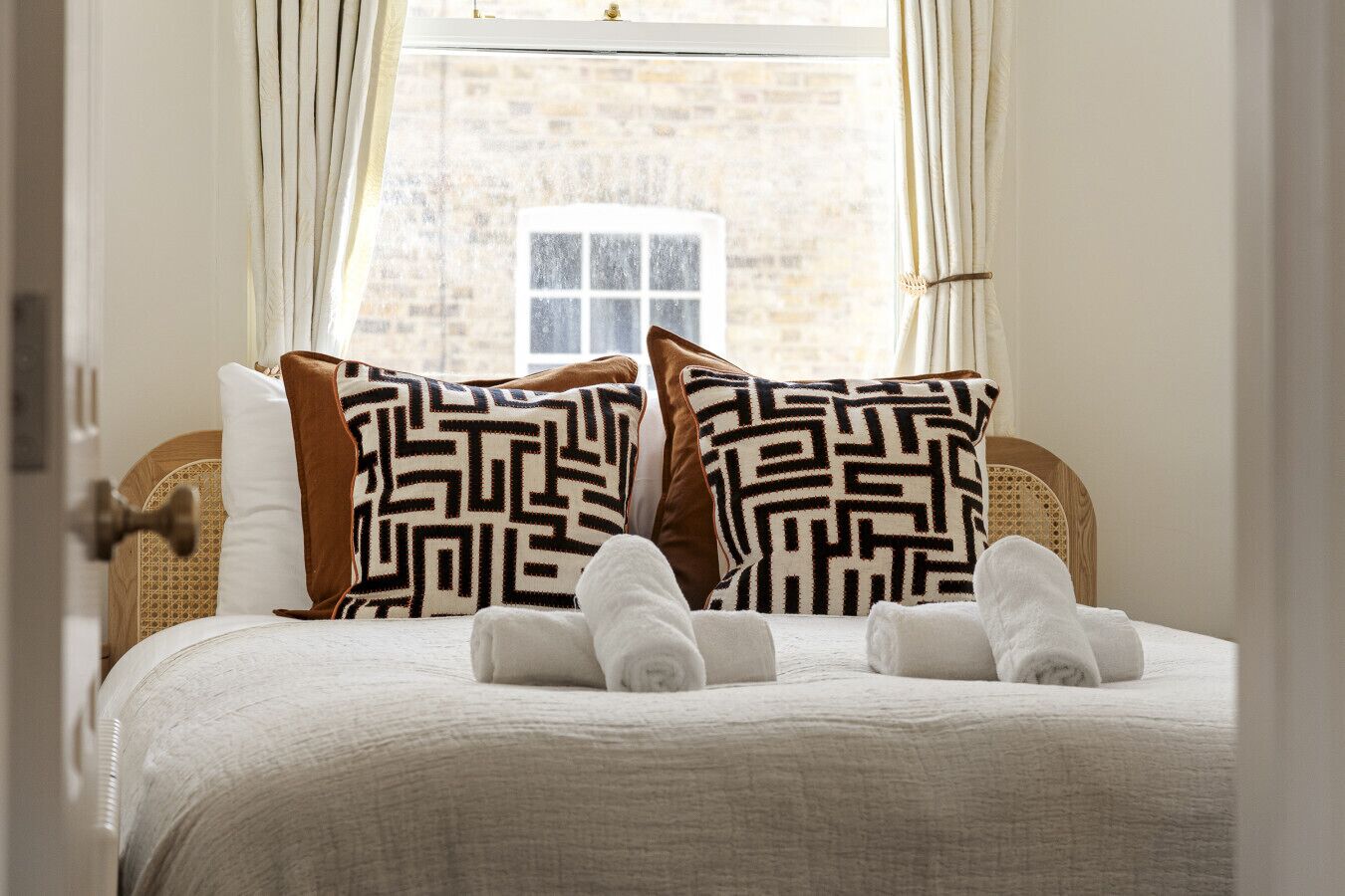 4 makuuhuonetta, Wi-Fi