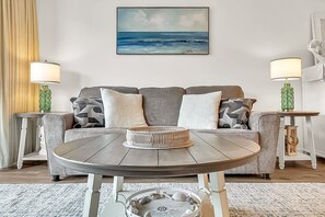 Condo, 2 chambres | Aire de séjour