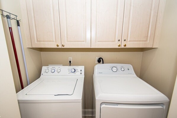 Condo, 2 Bedrooms | Interior