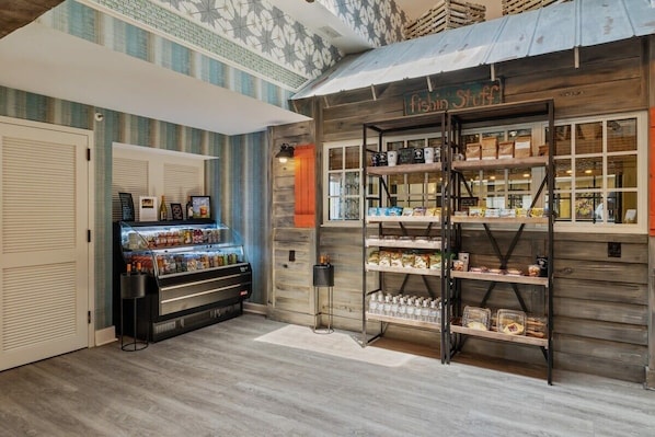 Condo, 1 Bedroom | Gift shop