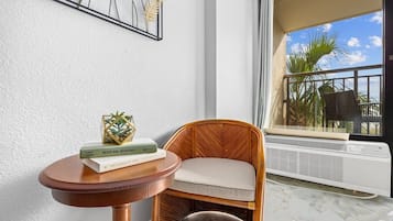 Condo, 1 Bedroom | Interior