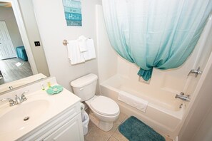 Condo, 3 phòng ngủ | Phòng tắm | Khăn tắm 