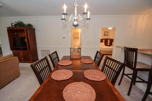 Leilighet, 2 soverom | Spiseområde