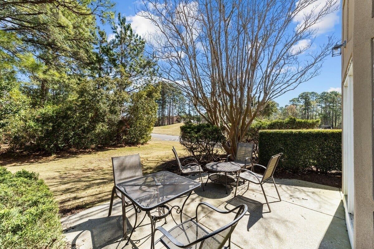 Condo, 2 Bedrooms | Tempat makan luar