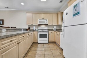 Leilighet, 2 soverom | Eget kjøkken | Kjøleskap, ovn, kaffetrakter/tekoker og brødrister