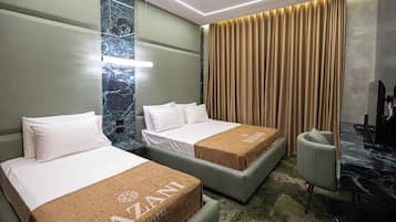 Standard Triple Room | Desk, laptop workspace, free WiFi