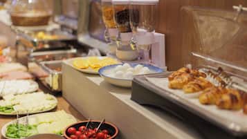 Desayuno bufé gratuito y diario