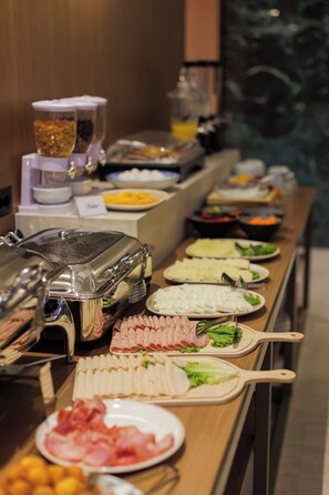 Desayuno buffet incluido todos los días