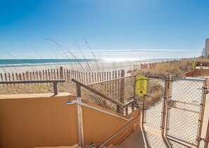 Condo, 2 chambres | Terrain de lâhĂ©bergement