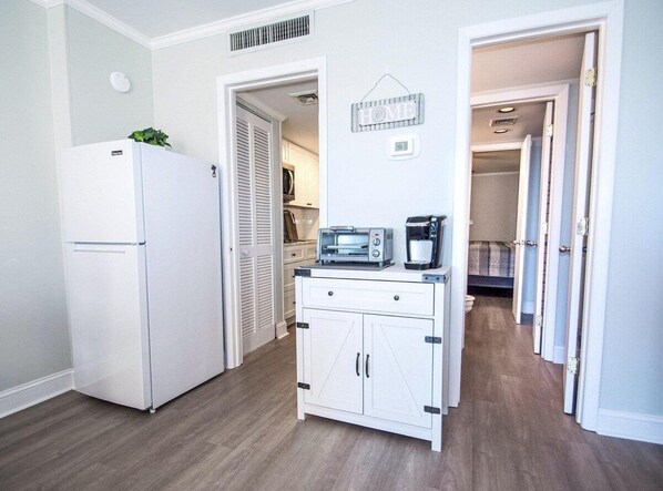 Condo, 1 Bedroom | Private kitchen