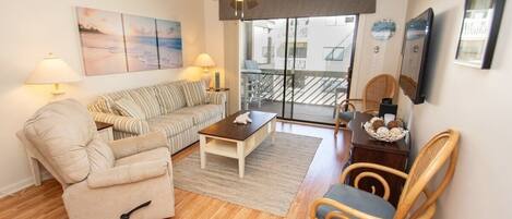 Condo, 2 habitaciones | Área de sala de estar