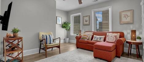 House, 3 Bedrooms | Living area