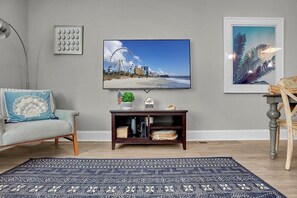 House, 3 Bedrooms | Living area