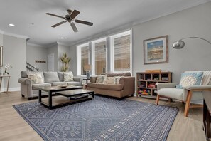 House, 3 Bedrooms | Living area