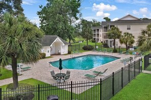 Condo, 2 chambres | Piscine