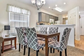 Leilighet, 2 soverom | Spiseområde