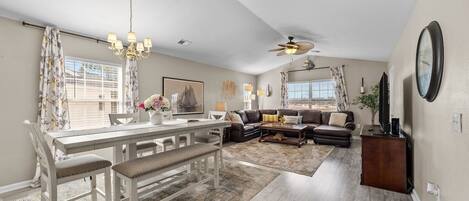 المنشأة من الداخل