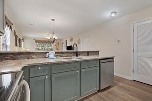Condo, 3 Bedrooms | Private kitchen