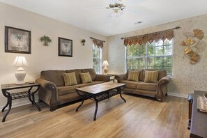 Condo, 3 Bedrooms | Living area
