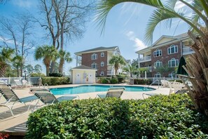 Condo, 2 chambres | Piscine