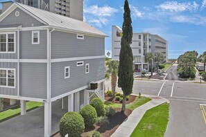 House, 4 Bedrooms | Exterior