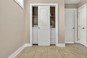 House, 4 Bedrooms | Interior