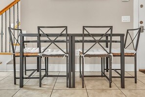 House, 4 Bedrooms | Dining