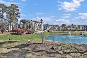 Condo, 2 Bedrooms | Property grounds