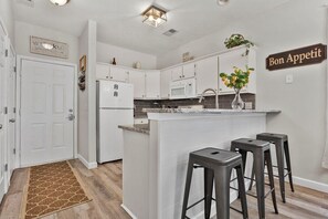 Condo, 2 Bedrooms | Private kitchen