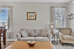 Condo, 2 Bedrooms | Living area