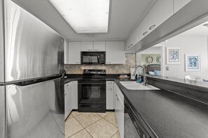 Condo, 2 Bedrooms | Private kitchen