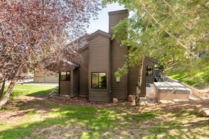 Condo, 4 chambres | Extérieur