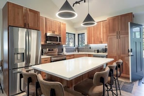 Condo, 4 chambres | Cuisine privée