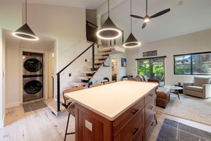 Condo, 4 Bedrooms | Interior