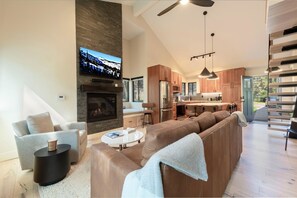 Condo, 4 chambres | Intérieur