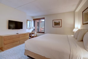 Condo, 1 chambre | 1 chambre, fer et planche Ă repasser, accĂšs au Wi-Fi (inclus)