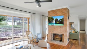 TV, fireplace