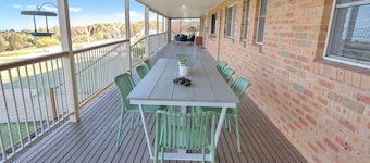 Ashbourne - Sleeps 9 - Farm Stay - Moments from Mansfield