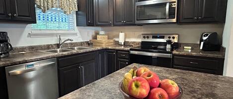 Refrigerador, microondas, horno, placa de cocina