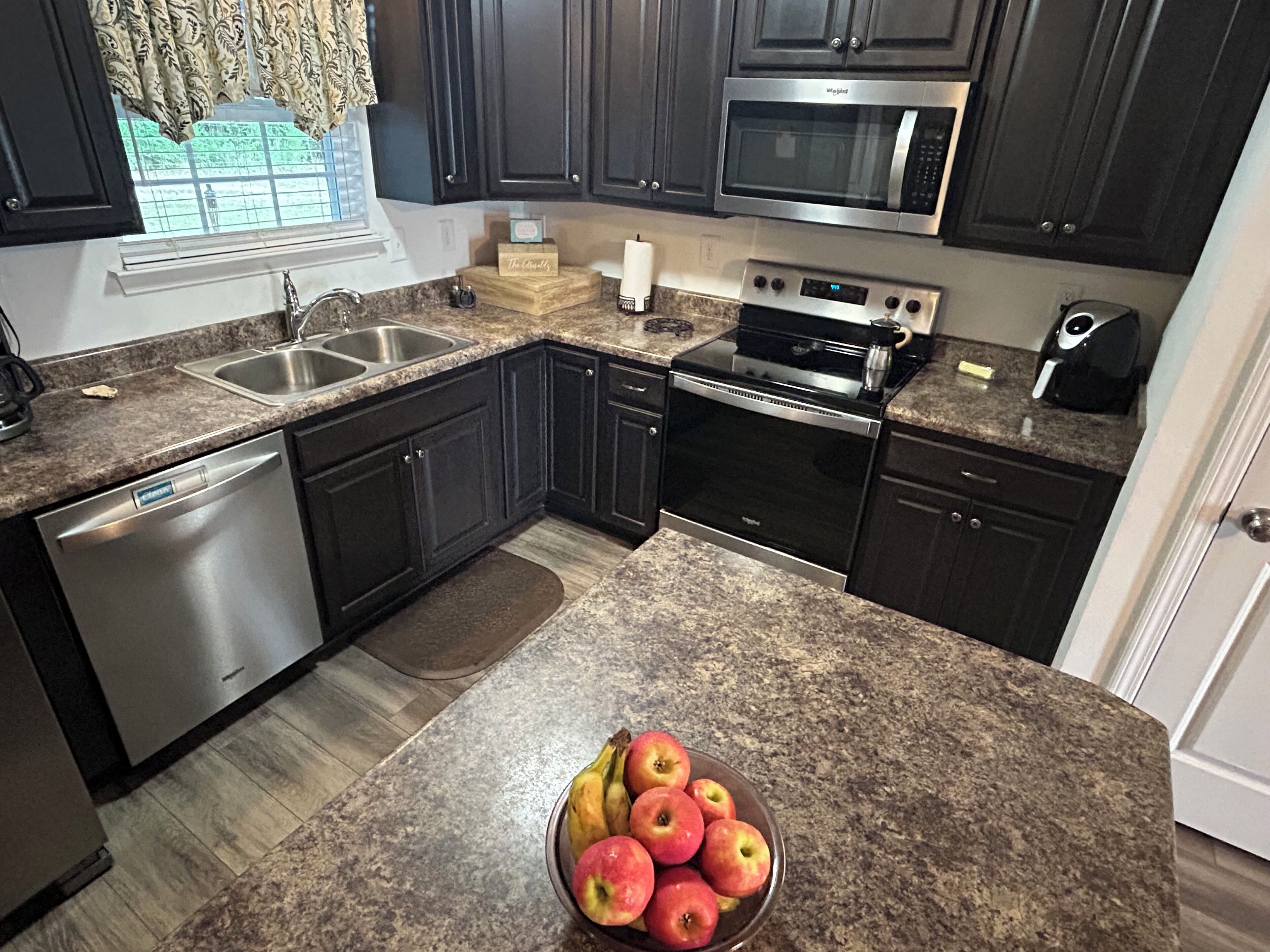 冰箱、微波炉、烤箱、炉灶