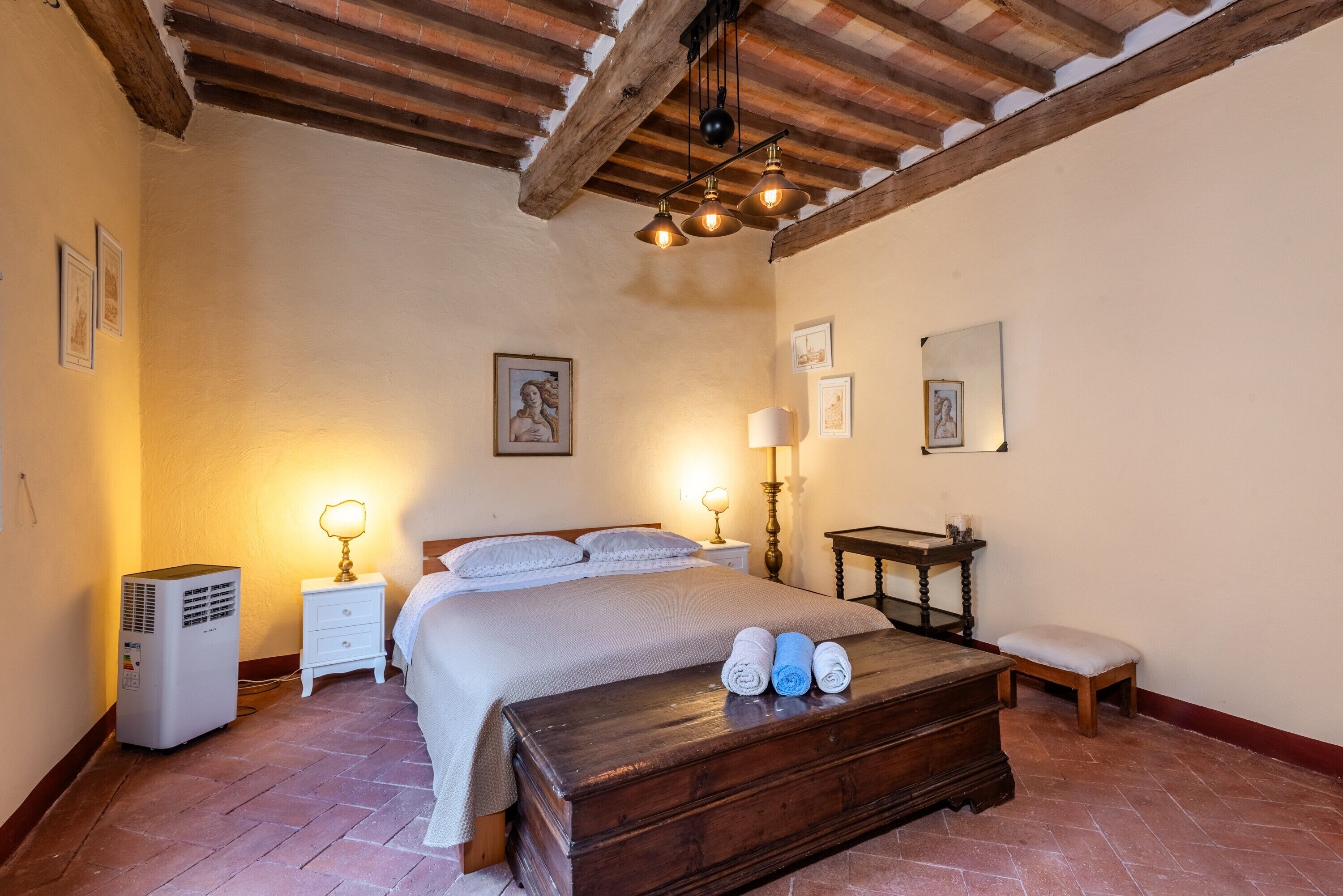 Skrivebord, Wi-Fi, sengetøj