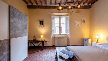 Schreibtisch, WLAN, Bettwäsche