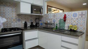 Rumah, Boleh Merokok | 4 kamar tidur