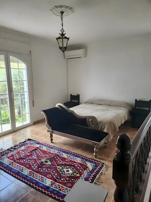 1 chambre, fer et planche à repasser, Wi-Fi, literie fournie