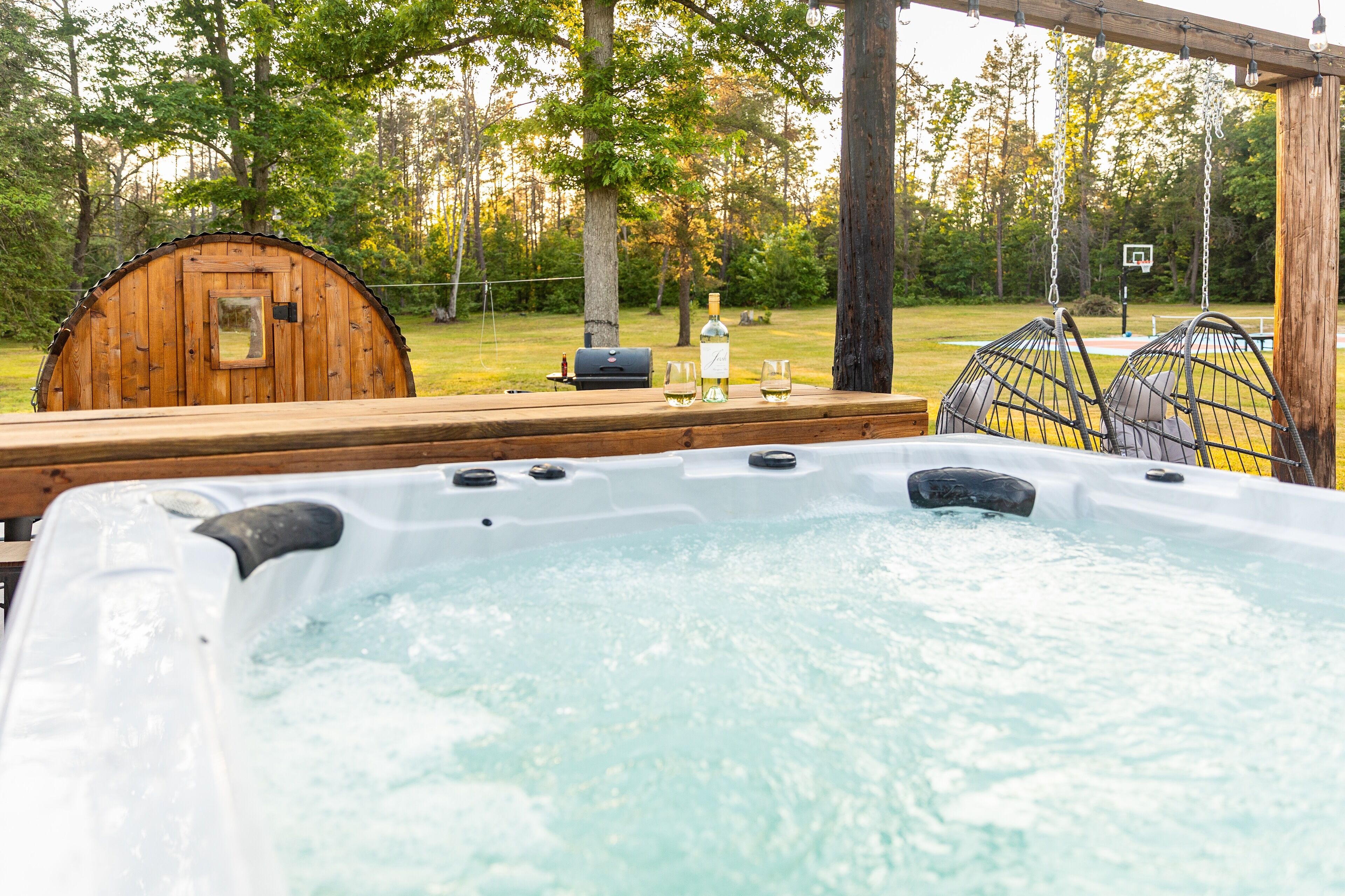 Outdoor spa tub