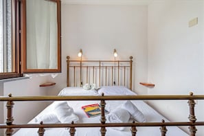 Appartement Familial, 2 chambres, four à micro-ondes (Casa Malpensata) | 2 chambres, Wi-Fi gratuit, draps fournis